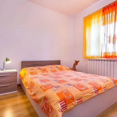 Apartament Sany